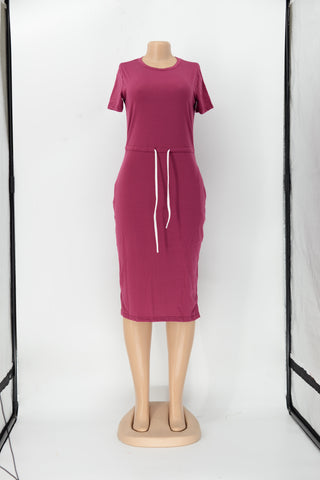 Vestido midi básico de color liso con cintura elástica y manga corta: vestido cómodo y elegante para mujer. 