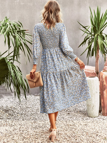Vestido midi informal de manga larga con cuello joya y estampado floral 