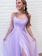 Vestido de fiesta largo de tul morado con espalda descubierta y corte A