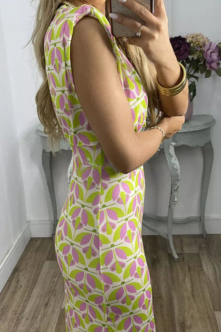 Forever Here – Bedrucktes Midikleid mit gepolsterter Schulterpartie und Schlitz vorne in der Mitte 