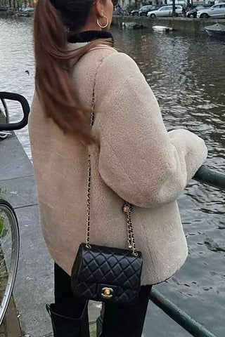 Langärmliger Kunstpelzmantel mit Rundhalsausschnitt 