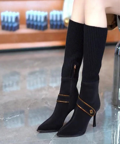 Schicke Stiefel aus Kunstleder mit elastischem Strick und Absatz in Kaffee 
