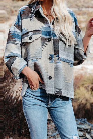 Oberbekleidung mit Vintage-Print und Umlegekragen mit Taschenschnalle 