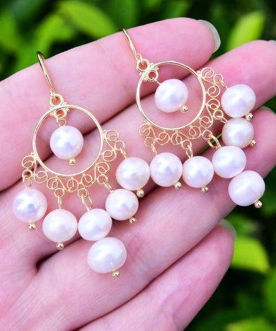 Pendientes colgantes con borlas de perlas de oro blanco de 14 quilates 
