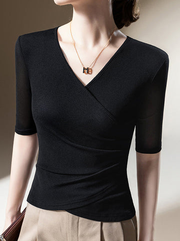 Camisetas asimétricas plisadas de color liso con cuello en V y manga corta de talla grande 