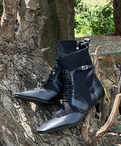 Stilvolle, klobige Stiefel mit Schnürung und Reißverschluss in Khaki 