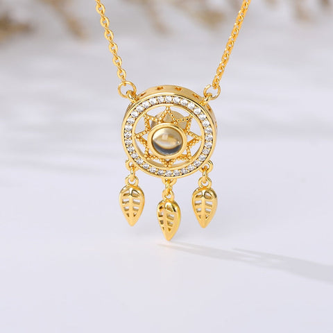 Collar atrapasueños con 100 idiomas del amor 