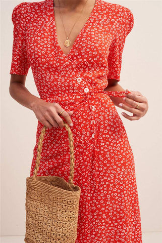 Vestido midi floral de manga corta con cuello en V 