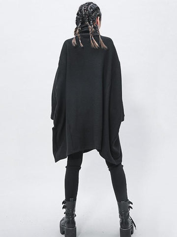 Schwarzes, kurzes Rollkragenpulloverkleid 