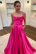 Langes, pinkfarbenes A-Linien-Abendkleid mit Spaghettiträgern und Schlitz vorne