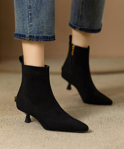 Botines negros con estilo de gamuza y tacón tipo gatito 