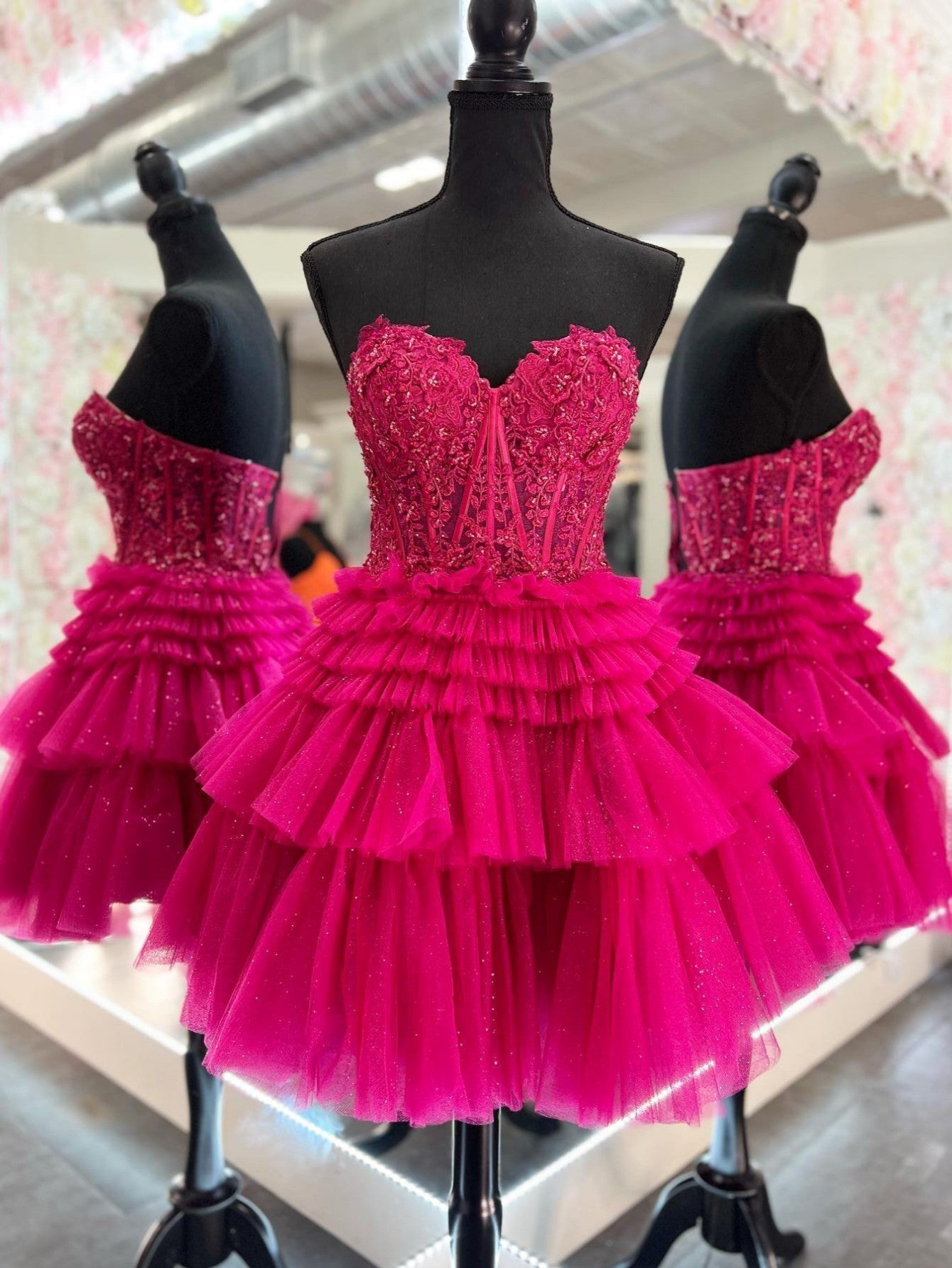 A-Line Sweetheart Lace Short Homecoming Dress