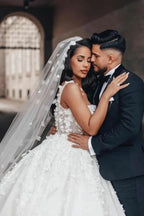 Charming Ball Gown Lace Square Sleeveless Wedding Dresses With Appliques