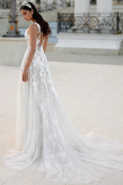 Encantadores vestidos de novia largos de corte A con apliques de encaje y mangas largas