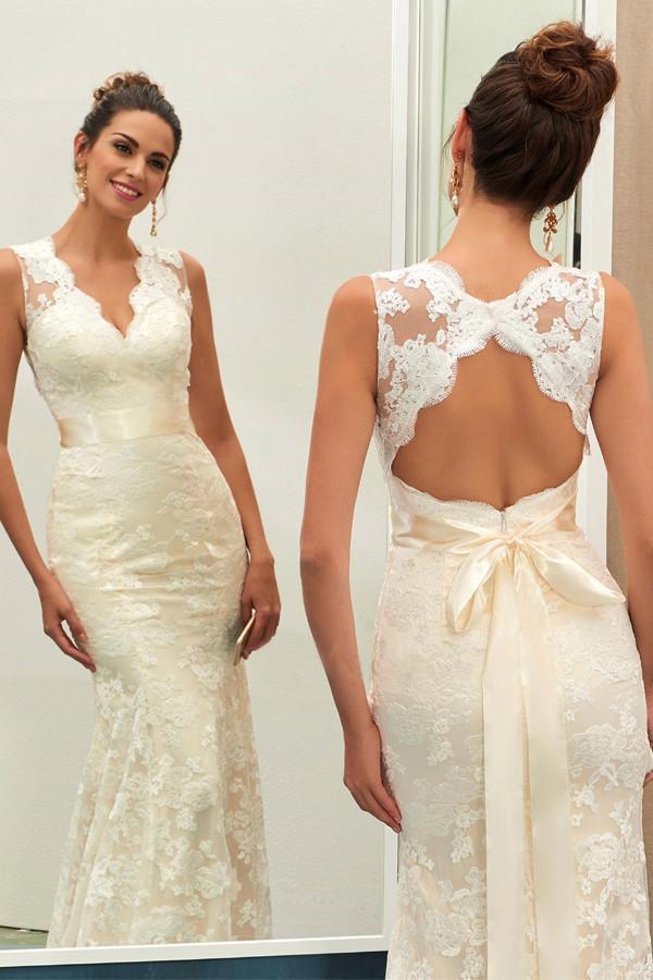 Encantador Vestido de Novia Tubo de Encaje con Cuello en V y Cinturones