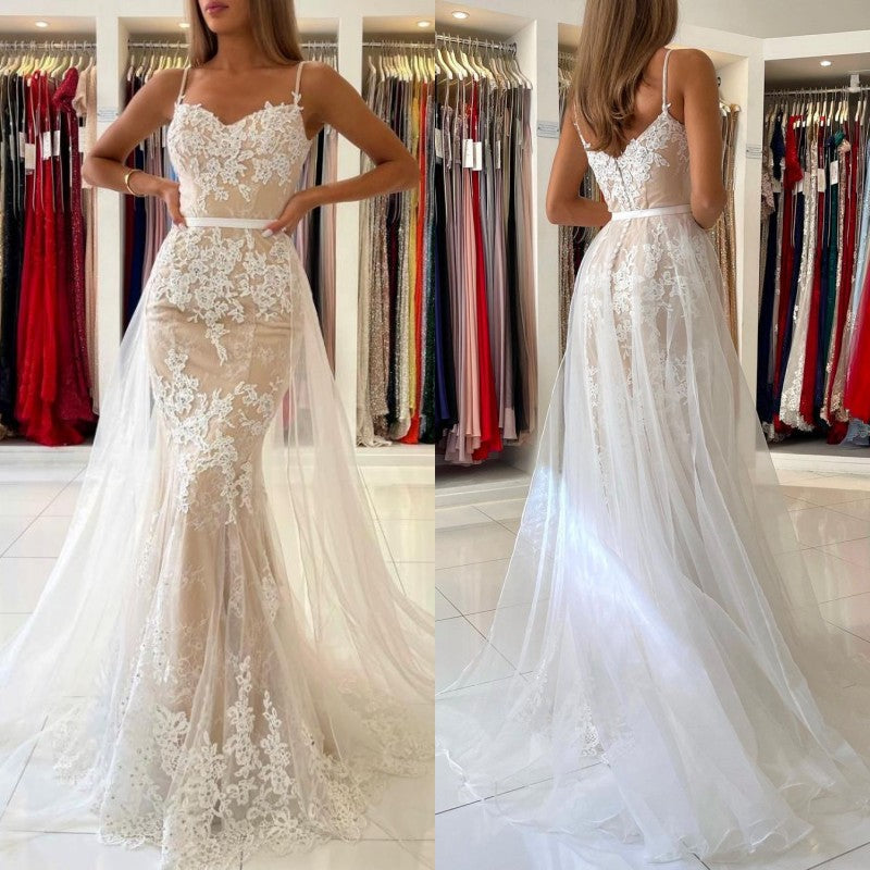 Elegantes Meerjungfrauen-Abendkleid mit Spitzenapplikationen und Spaghettiträgern