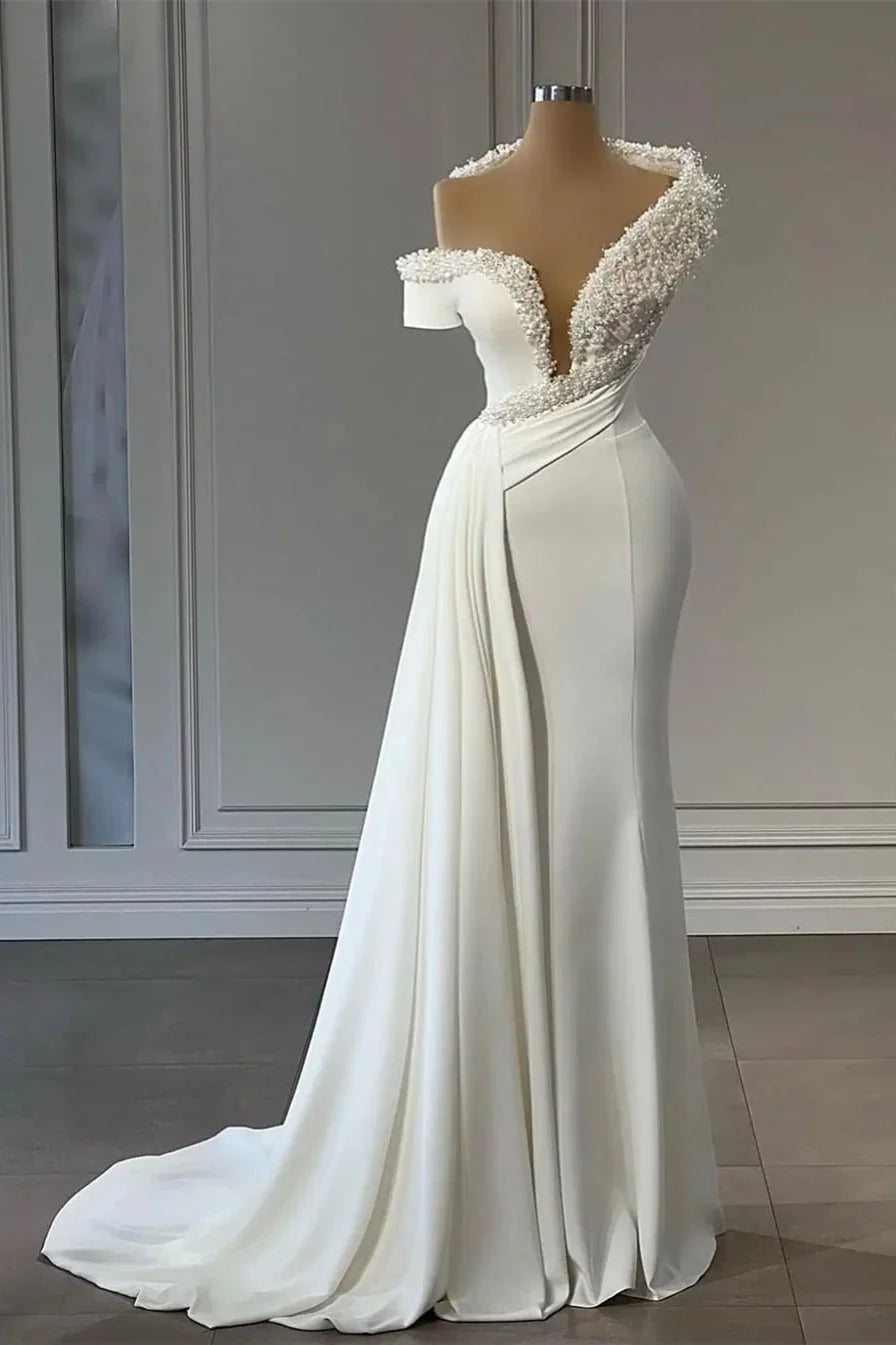 Elegante, schulterfreie Meerjungfrauen-Brautkleider mit V-Ausschnitt, Perlenstickerei und Ärmellosigkeit