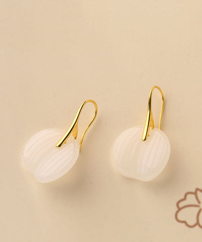 Moderne Creolen aus grün glasierter Jade 