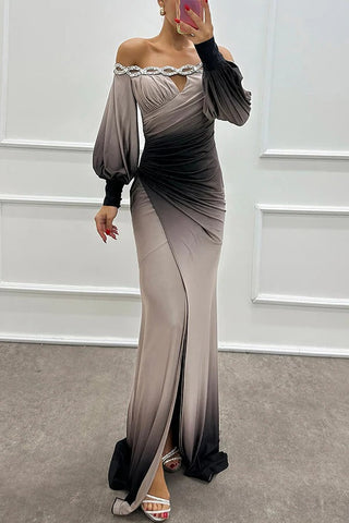 Vestido largo Julieta con escote barco, hombros descubiertos, abertura y detalle de gemas con estampado degradado