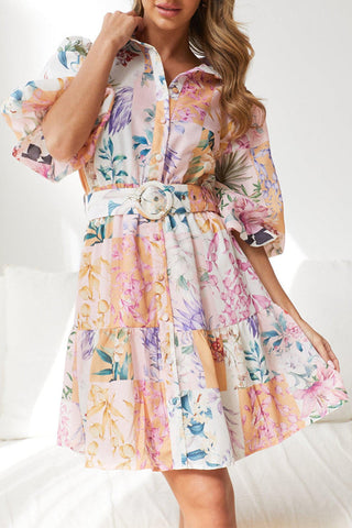 Vestidos bohemios florales con cinturón y cuello vuelto en forma de A 