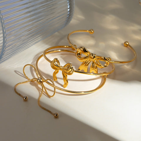 Süßes offenes Armband mit Schleife 