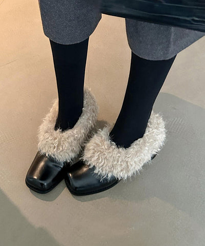 Braune, klobige Loafer-Schuhe aus weichem Kunstleder mit flauschigem Wollfutter 