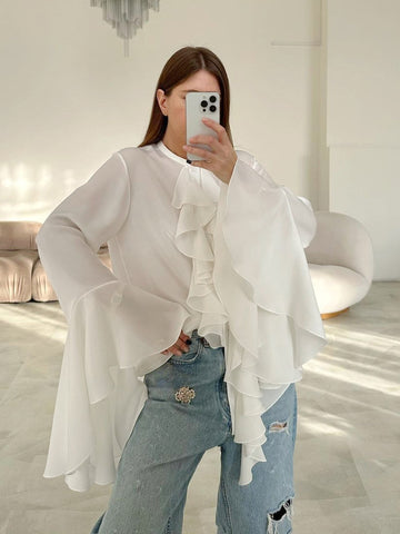 Bluse aus transparentem Chiffon mit Rundhalsausschnitt, Glockenärmeln und Wasserfall-Rüschen 