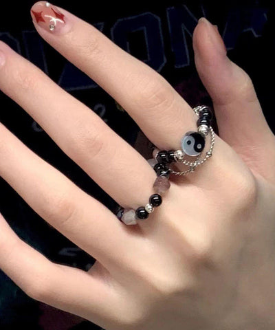 Schickes zweiteiliges Set mit Ringen in Farbblock-Optik und Edelsteinperlen 