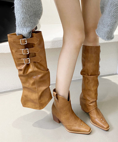 Braune Stiefel mit klobigen Absätzen im französischen Stil, Gürtelschnalle 