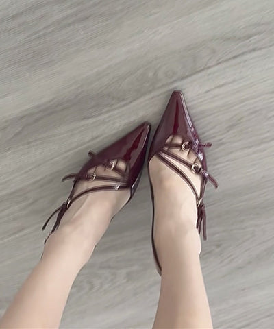 Sandalias de tacón alto con punta puntiaguda y empalme de piel sintética roja 