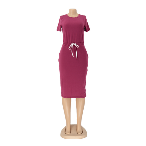 Vestido midi básico de color liso con cintura elástica y manga corta: vestido cómodo y elegante para mujer. 