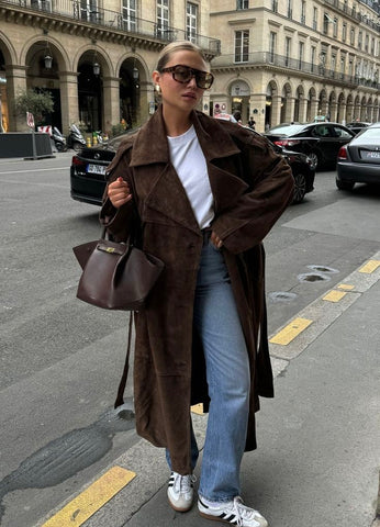 Arlyssia – Langer Trenchcoat aus Samt 