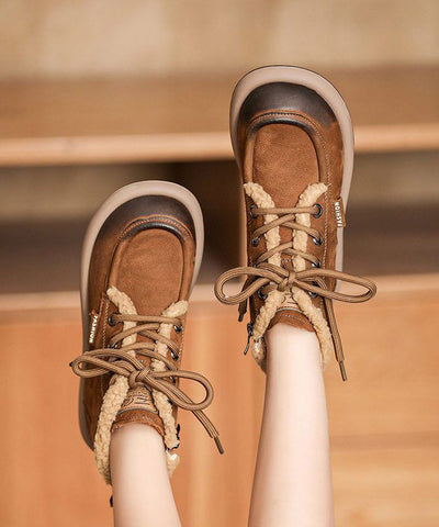 Botas marrones de piel de vaca con cordones y forro de lana afelpada 