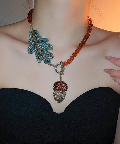 Collar vintage con colgante de hojas de cristal y circonita de aleación de café 