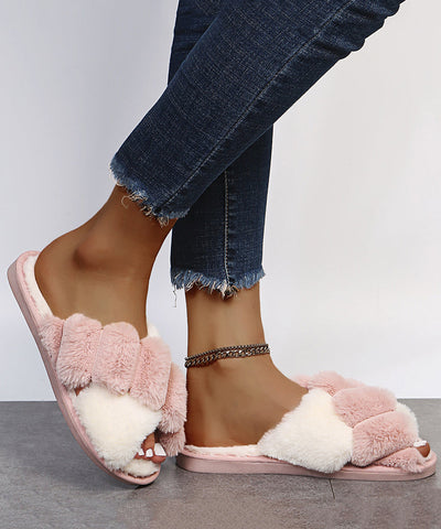 Nuevas zapatillas rosas con pelo peludo ajustado y tiras cruzadas 