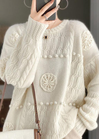 Suéter de punto de cachemira acogedor con flores y cuello redondo blanco para mujer, manga larga 