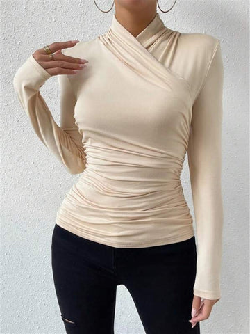 Camiseta plisada con cuello cruzado y cintura ceñida 
