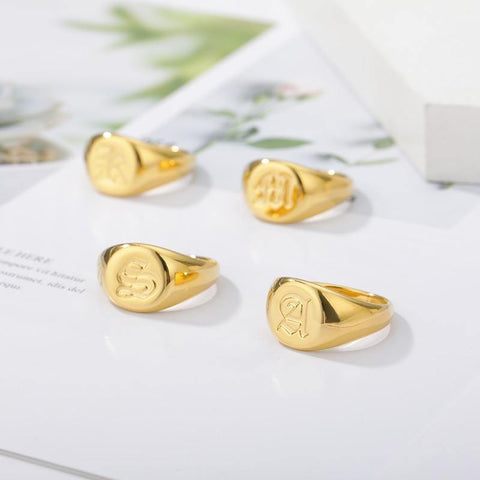 Sadie Siegelring mit Monogramm 