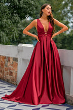 A-Linien-Abendkleid aus burgunderrotem Satin mit tiefem V-Ausschnitt