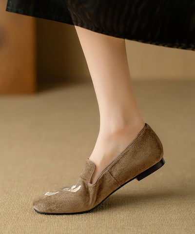 Zapatos planos de ante con bordado rosa para mujer estilo retro 