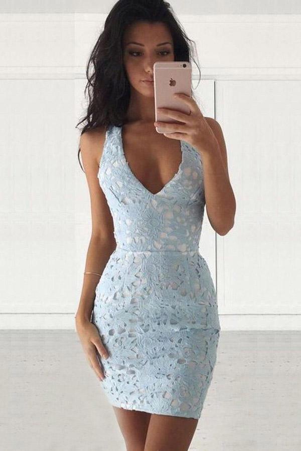 Kurzes, ärmelloses, leichtes Spitzen-Heimkehrkleid mit tiefem V-Ausschnitt