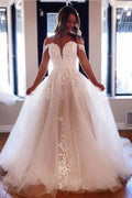 Designer-Brautkleider in A-Linie mit schulterfreiem V-Ausschnitt und Spitze