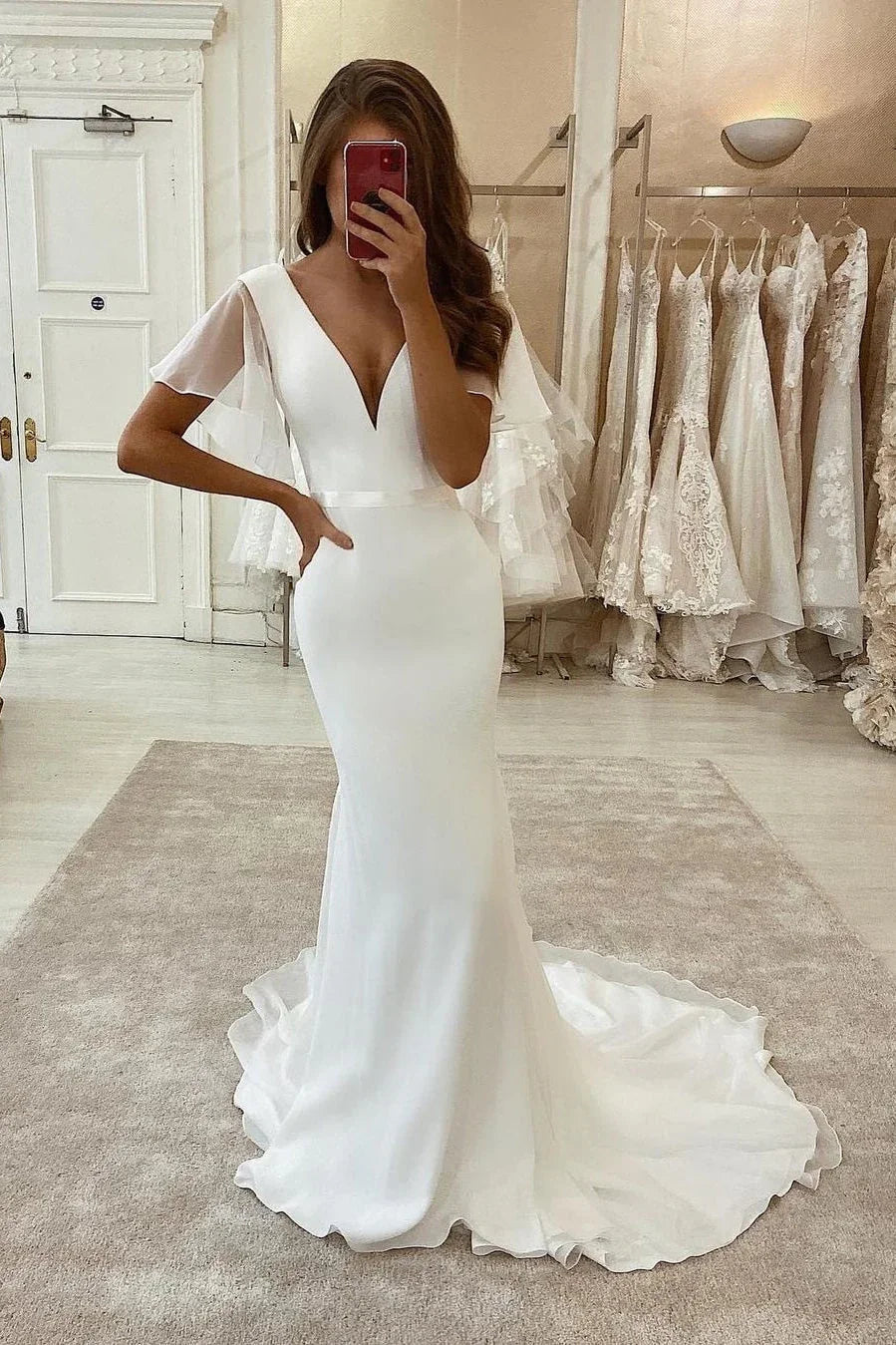 Vestido de novia de diseño, largo, sirena, blanco, satén, tul, mangas cortas, con cola