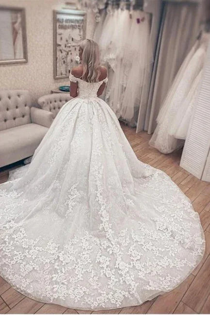 Prinzessinnen-Brautkleider von Designern | Brautkleider aus Spitze