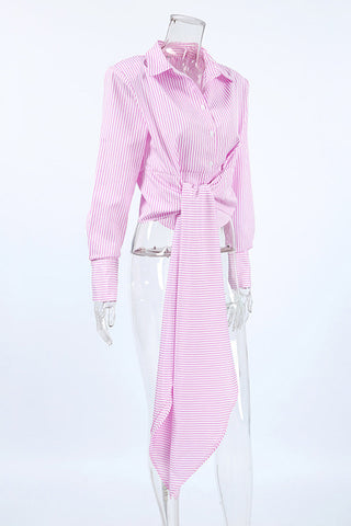 Blusa informal de cuello vuelto con botones y cordones con estampado de rayas urbanas 