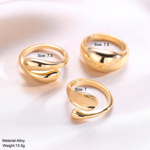 Offenes Ringset mit unregelmäßigen Linien 