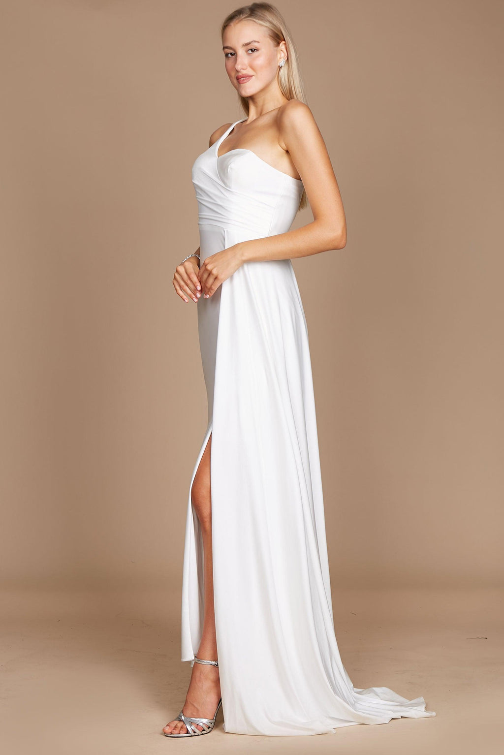 Vestido de novia largo de un solo hombro