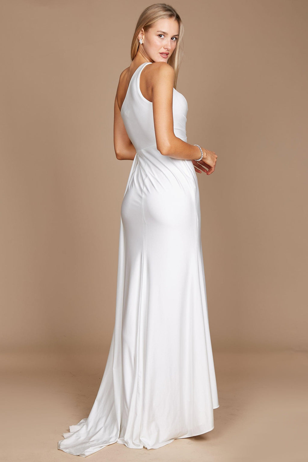 Vestido de novia largo de un solo hombro