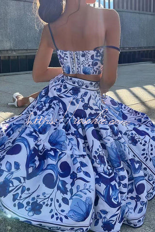 Conjunto de dos piezas de falda y camiseta de tirantes con dobladillo grande y estampado Unique Court de The Queen 