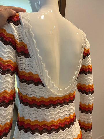 Vestidos largos de cuello redondo, sueltos, sin espalda, con abertura en la parte posterior y a rayas 